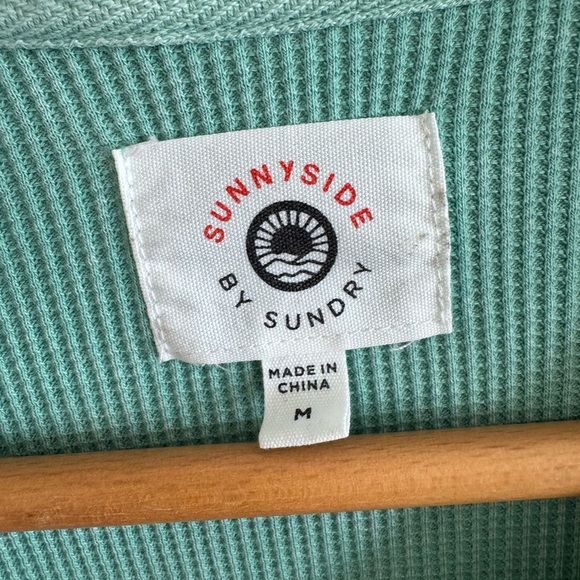 Anthropologie sundry waffle knit long sleeve soft top size medium - Picture 4 of 5